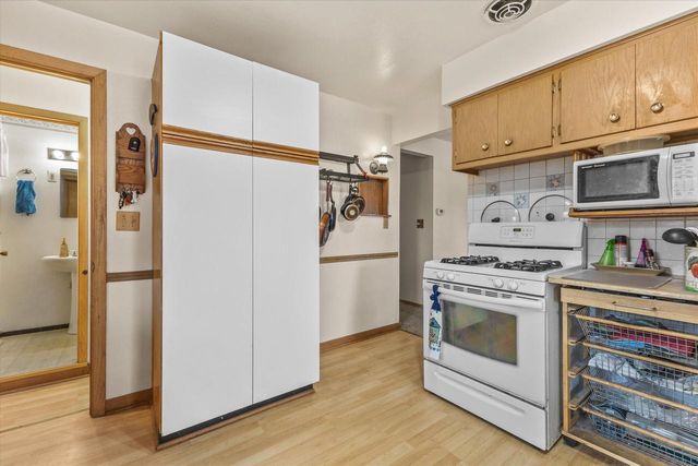 1511 W Klein AVENUE, Milwaukee, WI 53221