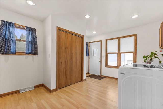 1511 W Klein AVENUE, Milwaukee, WI 53221