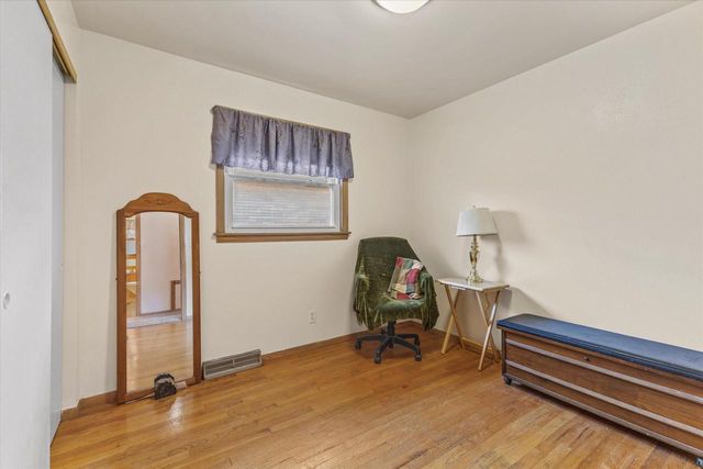 1511 W Klein AVENUE, Milwaukee, WI 53221