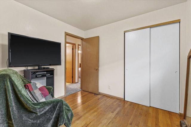 1511 W Klein AVENUE, Milwaukee, WI 53221