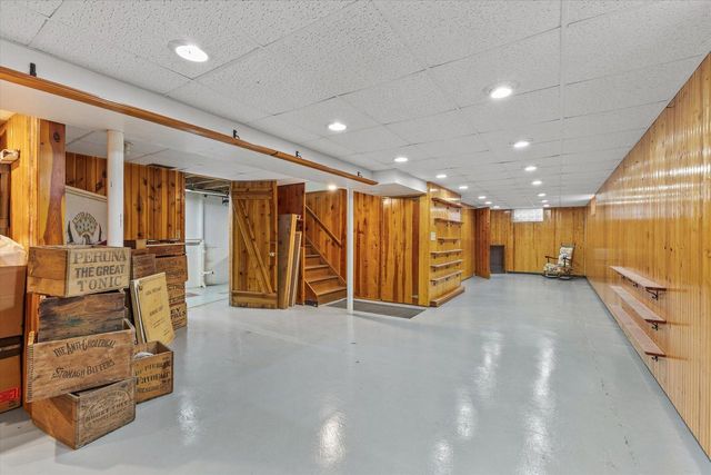 1511 W Klein AVENUE, Milwaukee, WI 53221