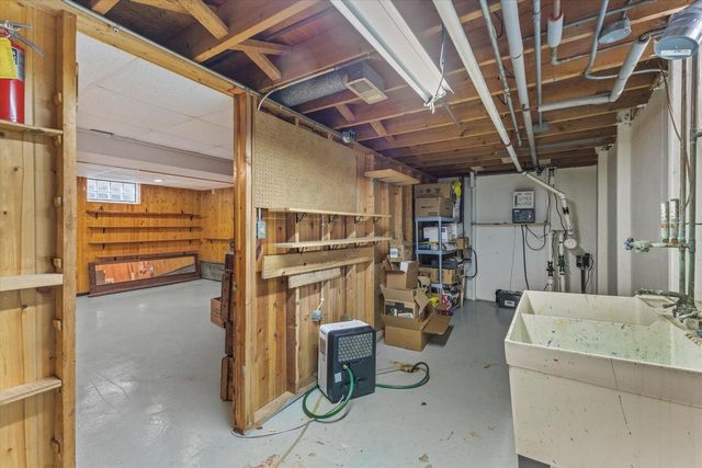 1511 W Klein AVENUE, Milwaukee, WI 53221