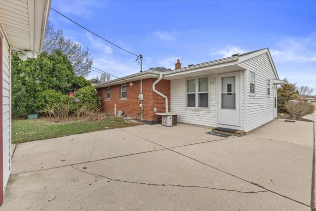 1511 W Klein AVENUE, Milwaukee, WI 53221