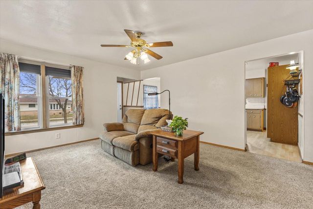 1511 W Klein AVENUE, Milwaukee, WI 53221