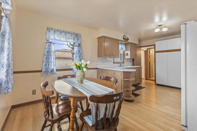 1511 W Klein AVENUE, Milwaukee, WI 53221