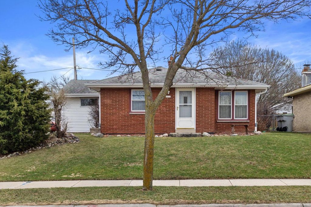 1511 W Klein AVENUE, Milwaukee, WI 53221