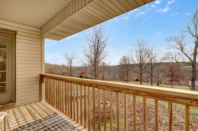 205 Weatherby Drive, Fordland, MO 65652