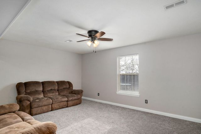 205 Weatherby Drive, Fordland, MO 65652