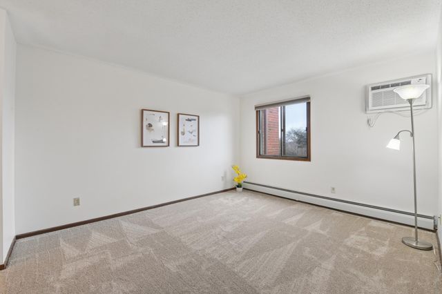 1800 Riverwood Drive 318, Burnsville, MN 55337