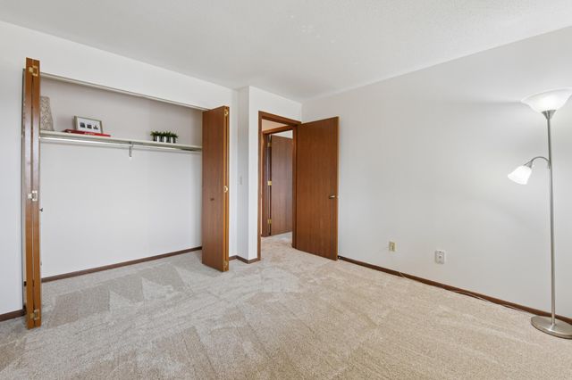 1800 Riverwood Drive 318, Burnsville, MN 55337