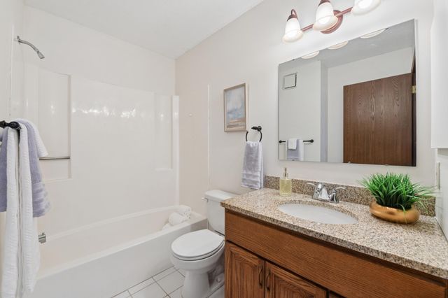 1800 Riverwood Drive 318, Burnsville, MN 55337