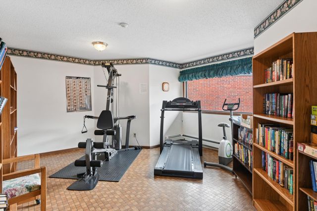 1800 Riverwood Drive 318, Burnsville, MN 55337