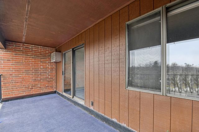 1800 Riverwood Drive 318, Burnsville, MN 55337