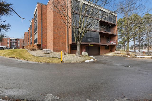 1800 Riverwood Drive 318, Burnsville, MN 55337