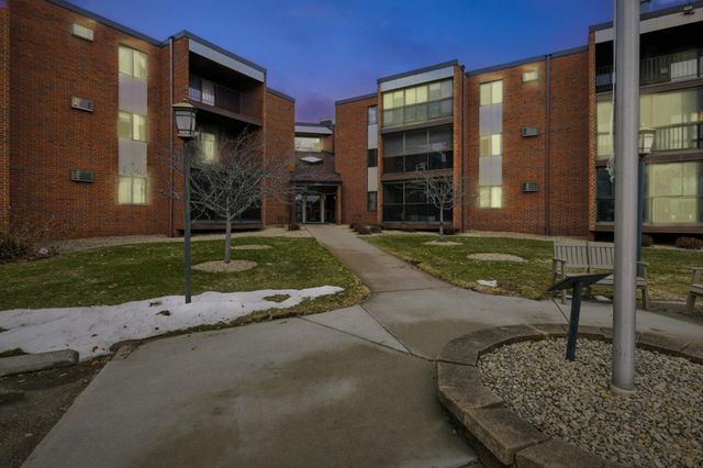 1800 Riverwood Drive 318, Burnsville, MN 55337