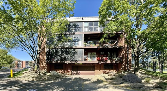 1800 Riverwood Drive 318, Burnsville, MN 55337