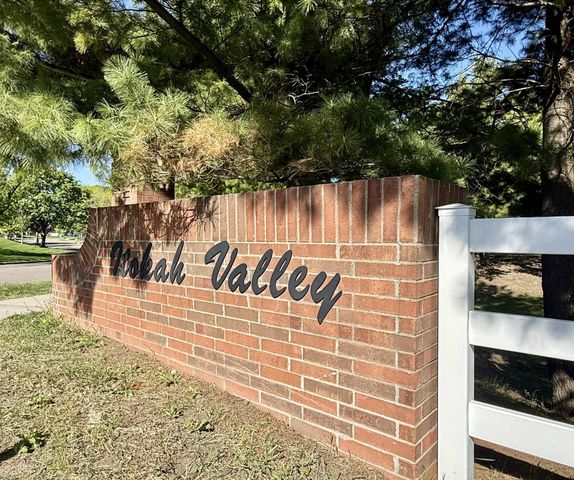 1800 Riverwood Drive 318, Burnsville, MN 55337