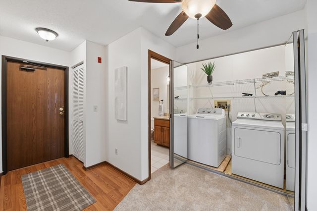 1800 Riverwood Drive 318, Burnsville, MN 55337