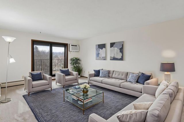 1800 Riverwood Drive 318, Burnsville, MN 55337