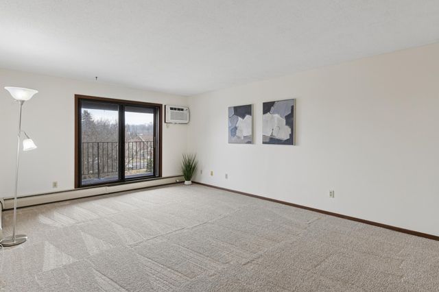 1800 Riverwood Drive 318, Burnsville, MN 55337