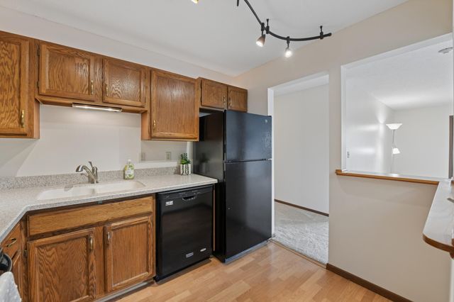 1800 Riverwood Drive 318, Burnsville, MN 55337