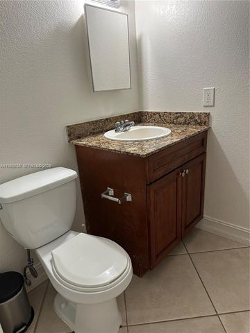 4715 NW 7th St 302-2, Miami, FL 33126