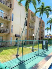 4715 NW 7th St 302-2, Miami, FL 33126