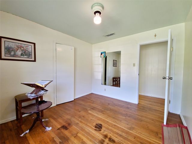 140 Meadowbrook Street, Robinson, TX 76706