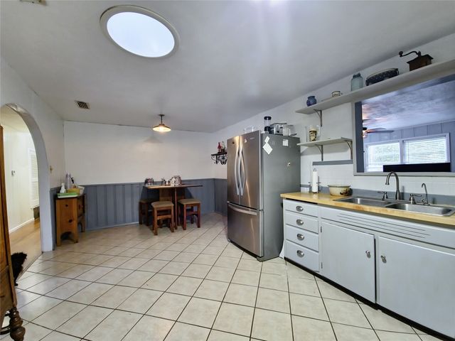 140 Meadowbrook Street, Robinson, TX 76706