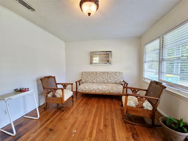 140 Meadowbrook Street, Robinson, TX 76706