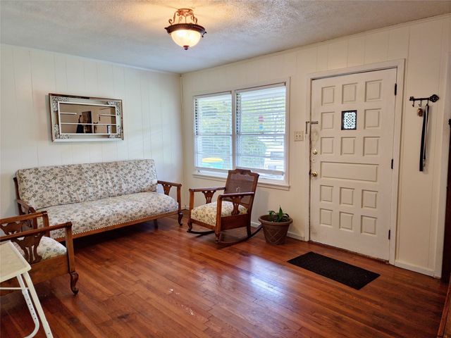 140 Meadowbrook Street, Robinson, TX 76706