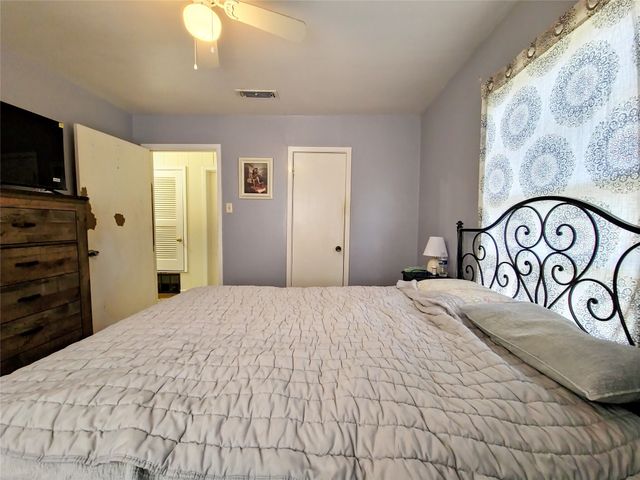 140 Meadowbrook Street, Robinson, TX 76706