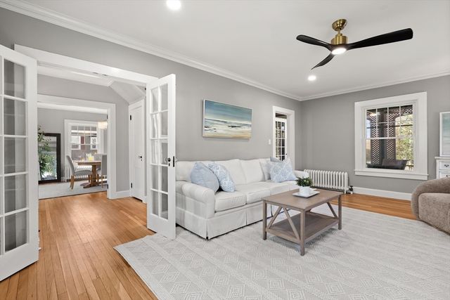 168 Hovey St, Lowell, MA 01852