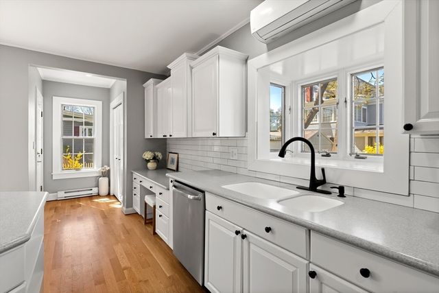 168 Hovey St, Lowell, MA 01852