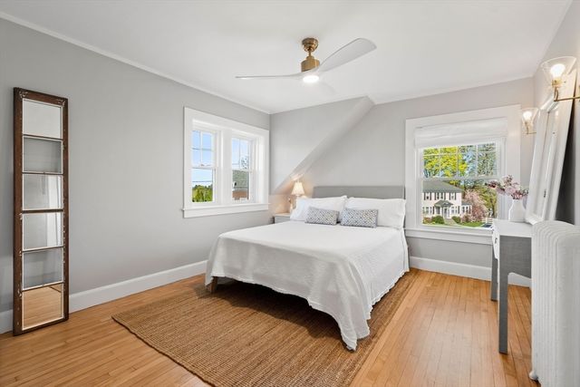 168 Hovey St, Lowell, MA 01852