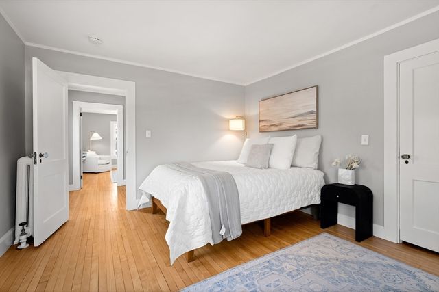 168 Hovey St, Lowell, MA 01852