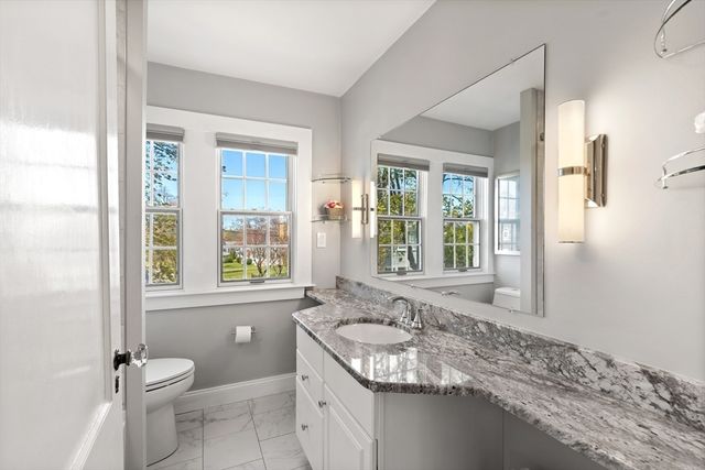 168 Hovey St, Lowell, MA 01852