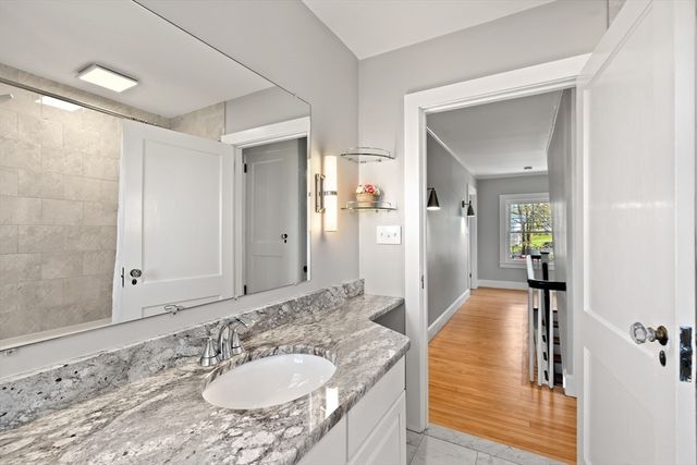 168 Hovey St, Lowell, MA 01852