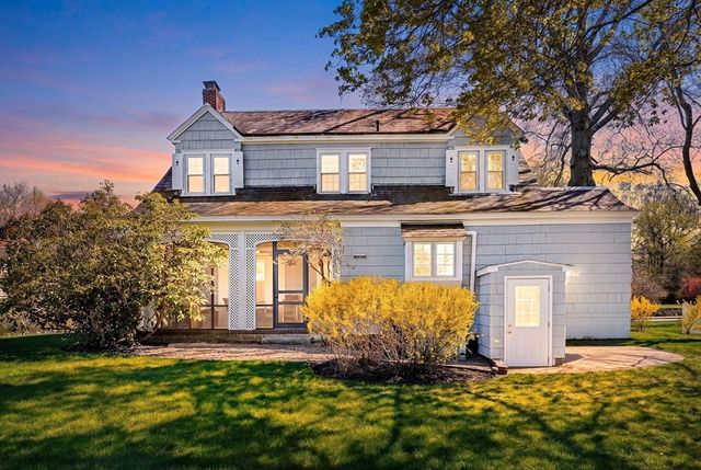 168 Hovey St, Lowell, MA 01852