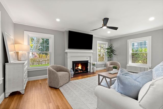 168 Hovey St, Lowell, MA 01852