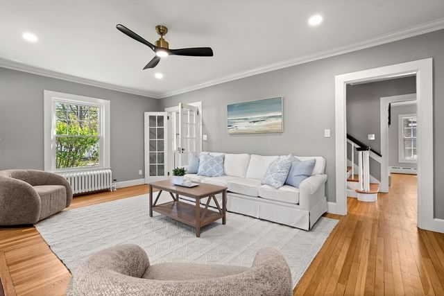 168 Hovey St, Lowell, MA 01852