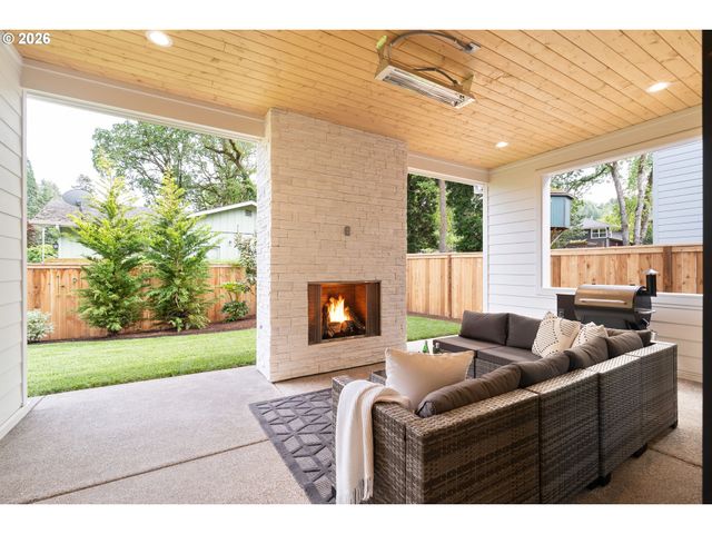 3784 Ridgewood Way, West Linn, OR 97068