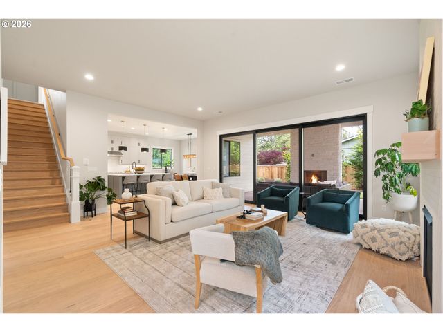 3784 Ridgewood Way, West Linn, OR 97068