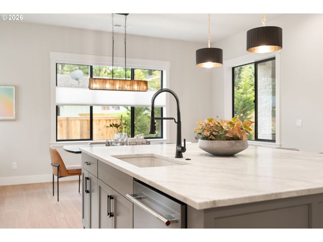 3784 Ridgewood Way, West Linn, OR 97068