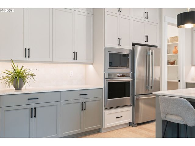 3784 Ridgewood Way, West Linn, OR 97068