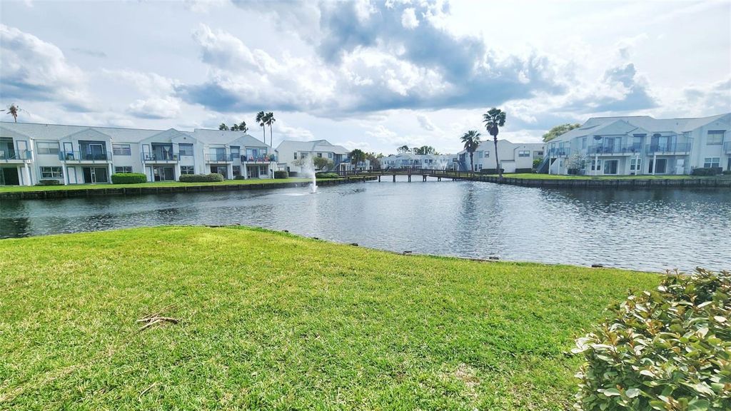 2528 WOODGATE BOULEVARD 102, Orlando, FL 32822
