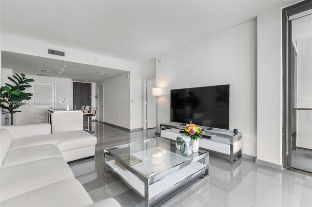 68 SE 6th St 2306, Miami, FL 33131