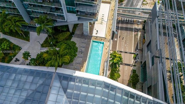 68 SE 6th St 2306, Miami, FL 33131
