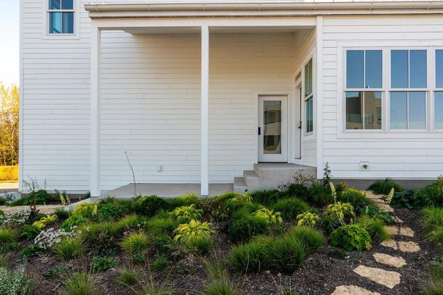 4029 Serenbe Street, Middleton, WI 53562