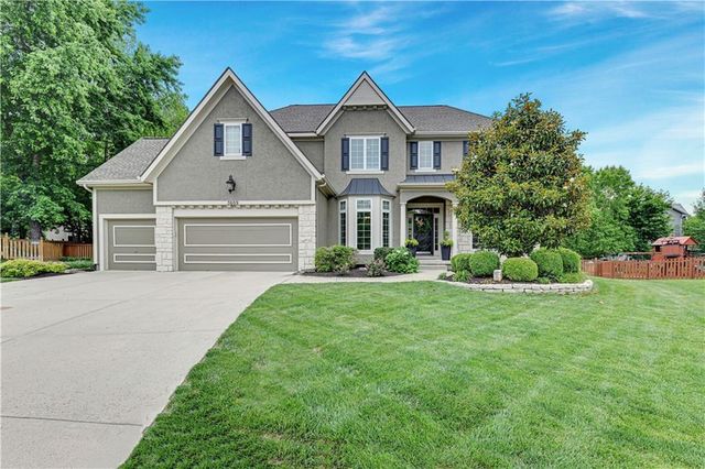 5609 Roundtree Street, Shawnee, KS 66226